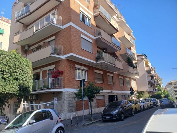 appartamento in vendita a Roma in zona Nomentano