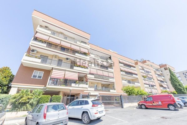 appartamento in vendita a Roma in zona Ponte di Nona