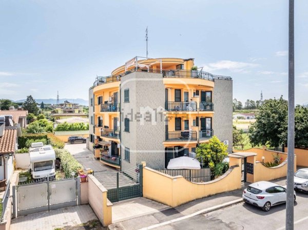 appartamento in vendita a Roma in zona Castelverde