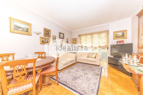 appartamento in vendita a Roma in zona Ostiense