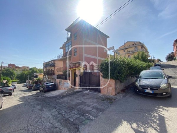 appartamento in vendita a Roma in zona Ponte di Nona