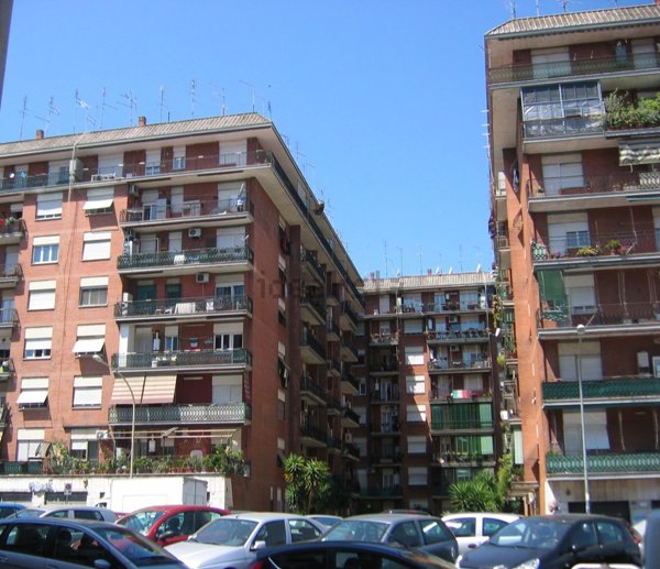 appartamento in vendita a Roma in zona Don Bosco