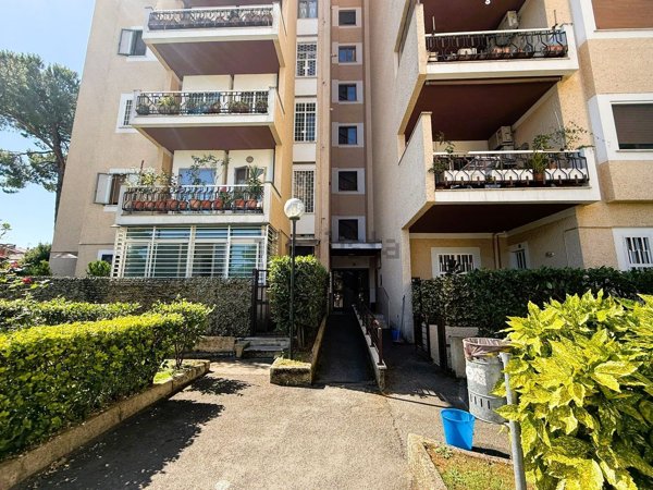 appartamento in vendita a Roma in zona Torre Gaia