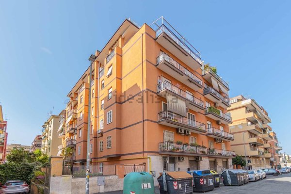 appartamento in vendita a Roma in zona Prenestino-Centocelle