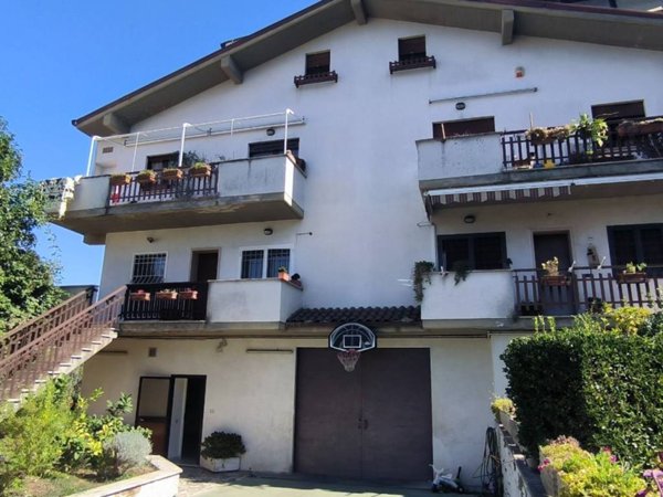 appartamento in vendita a Roma in zona Selva Candida