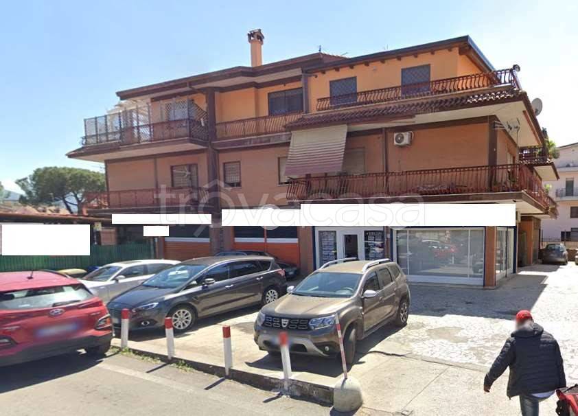 appartamento in vendita a Roma in zona Finocchio