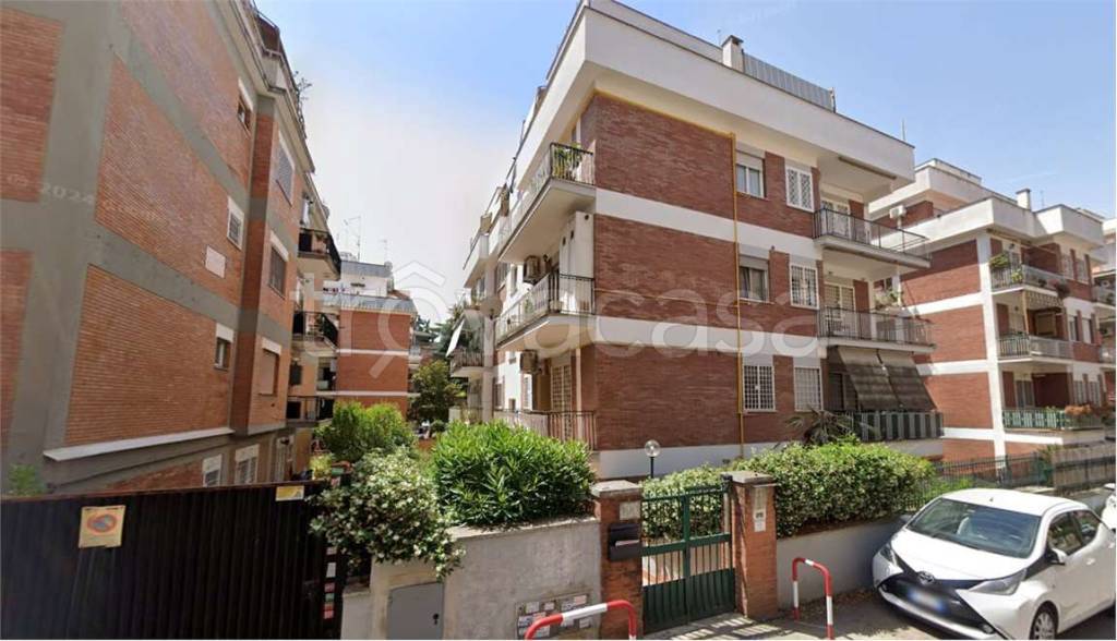 appartamento in vendita a Roma in zona Corviale