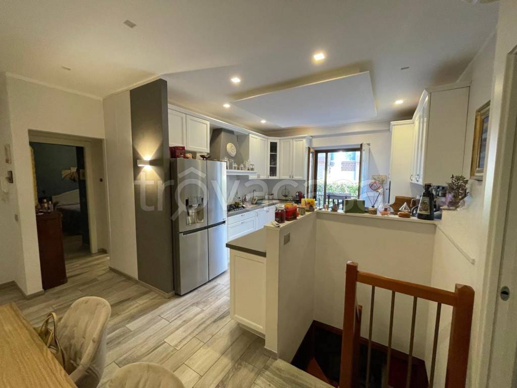 appartamento in vendita a Roma in zona Casal Morena