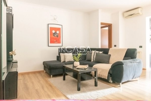 appartamento in vendita a Roma in zona Pantan Monastero