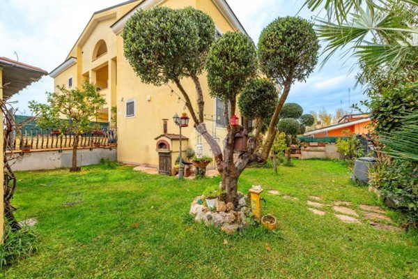 appartamento in vendita a Roma in zona Castelverde