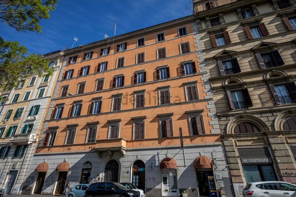 appartamento in vendita a Roma in zona Rione Monti/Campitelli