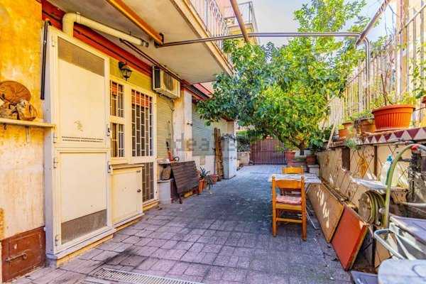 appartamento in vendita a Roma in zona Tor Bella Monaca