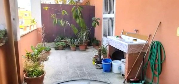 appartamento in vendita a Roma in zona Ostiense