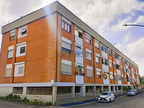 appartamento in vendita a Roma in zona Ostiense