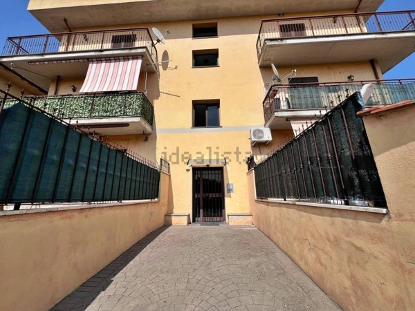 appartamento in vendita a Roma in zona Ponte di Nona