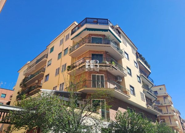 appartamento in vendita a Roma in zona Appio Latino