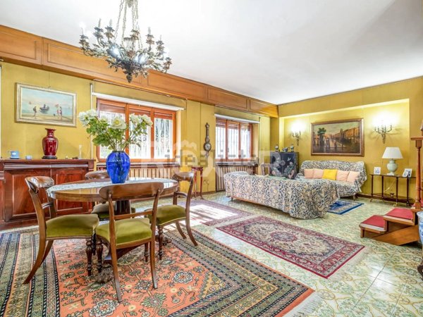 appartamento in vendita a Roma in zona Mostacciano