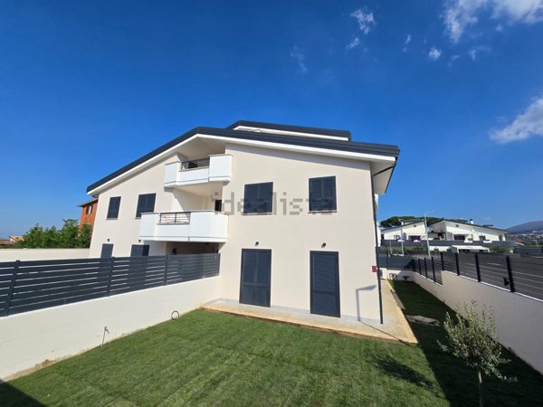 appartamento in vendita a Roma in zona Tor Vergata/Torrenova