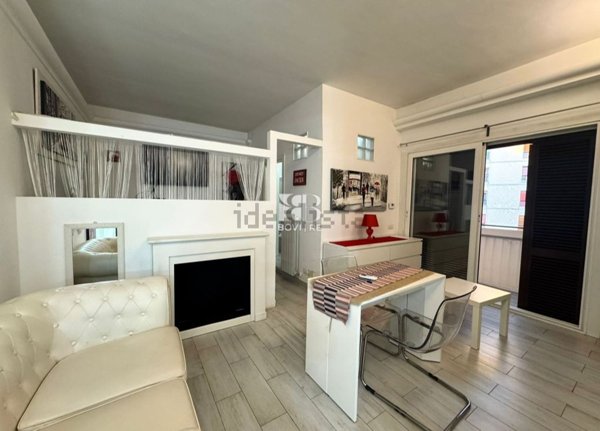 appartamento in vendita a Roma in zona Appio Claudio