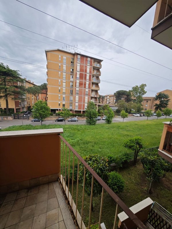 appartamento in vendita a Roma in zona Torre Spaccata