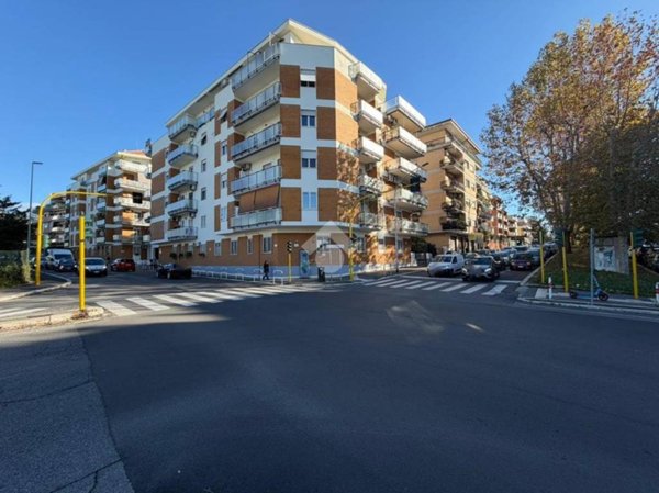 locale commerciale in vendita a Roma in zona Monte Sacro/Talenti