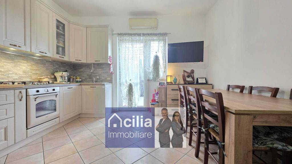 appartamento in vendita a Roma in zona Acilia