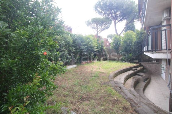 appartamento in vendita a Roma in zona Torre Gaia