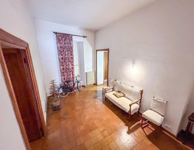 appartamento in vendita a Roma in zona Trevi-Colonna