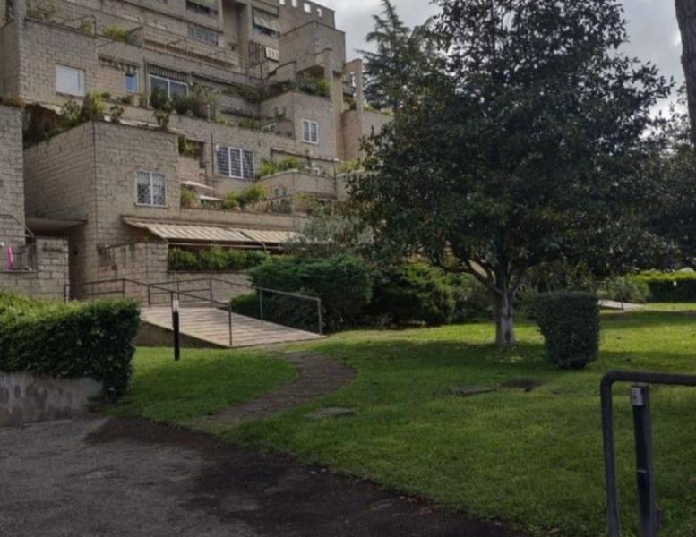 appartamento in vendita a Roma in zona EUR