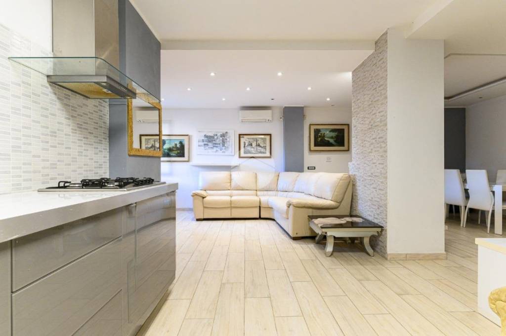 casa indipendente in vendita a Roma in zona Pantan Monastero