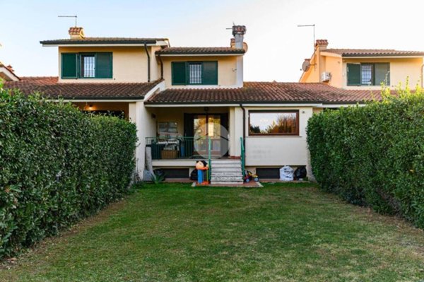 casa indipendente in vendita a Roma in zona Pantan Monastero