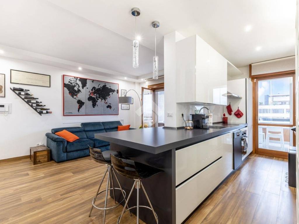 appartamento in vendita a Roma in zona Ardeatino