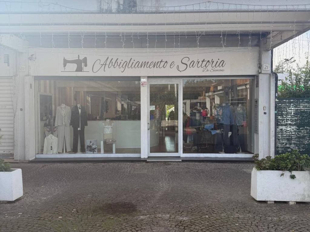 negozio in vendita a Roma in zona Olgiata