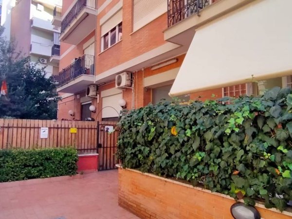 appartamento in vendita a Roma in zona Castel Fusano