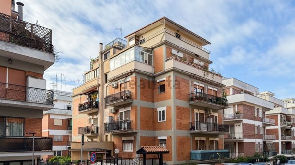 appartamento in vendita a Roma in zona Corviale