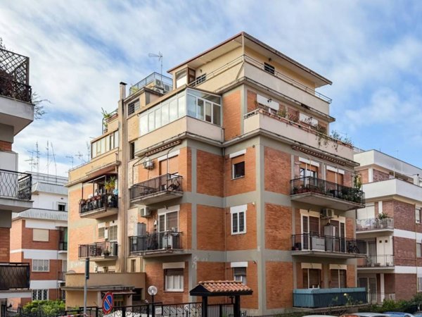 appartamento in vendita a Roma in zona Corviale