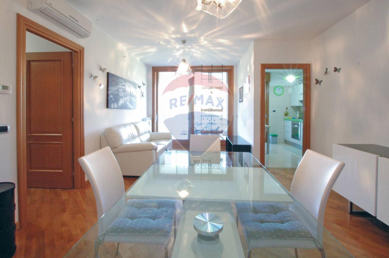 appartamento in vendita a Roma in zona Ostiense