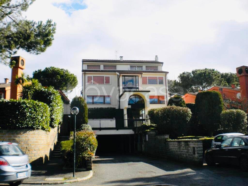 appartamento in vendita a Roma in zona Olgiata