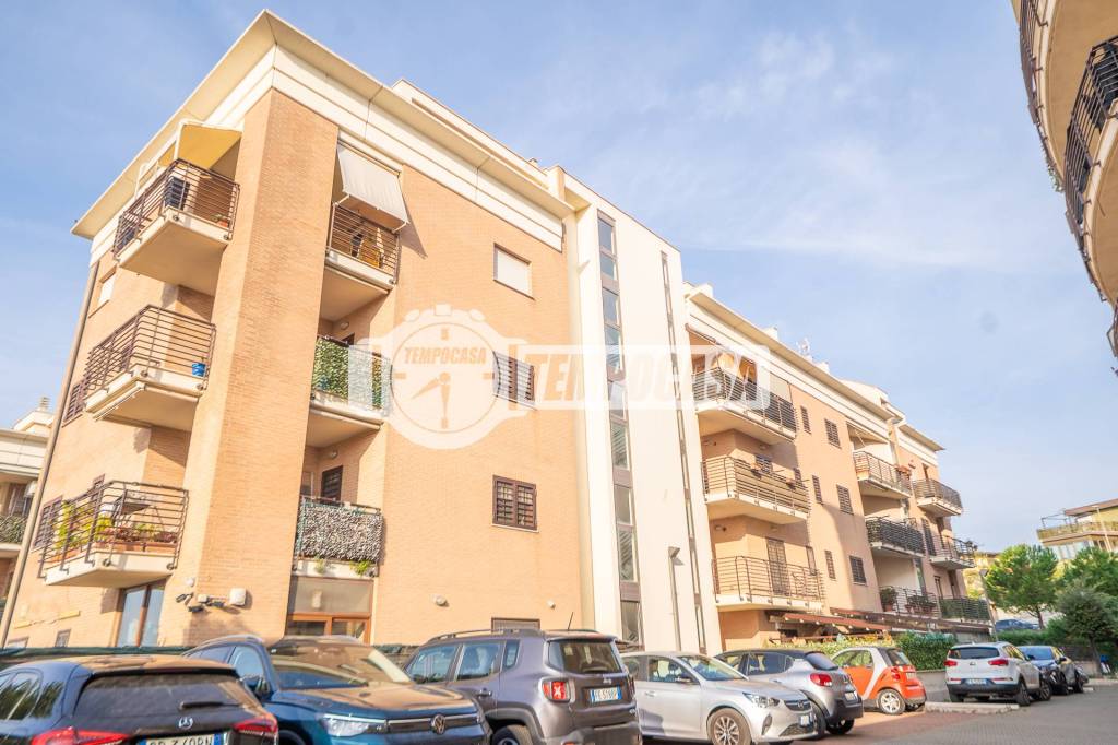 appartamento in vendita a Roma in zona Borghesiana