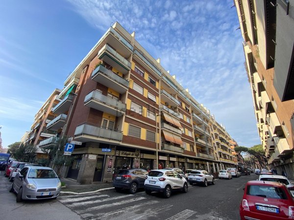 appartamento in vendita a Roma in zona Ostia