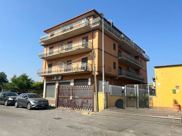 appartamento in vendita a Roma in zona Borghesiana