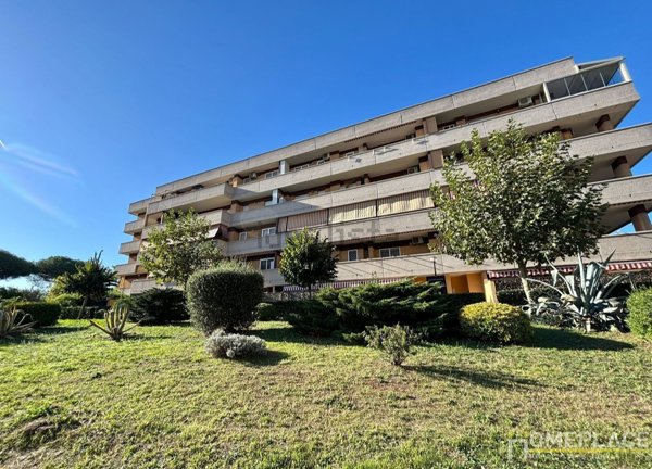 appartamento in vendita a Roma in zona Torre Spaccata