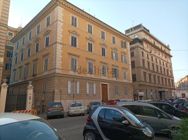 appartamento in vendita a Roma in zona Rione Borgo