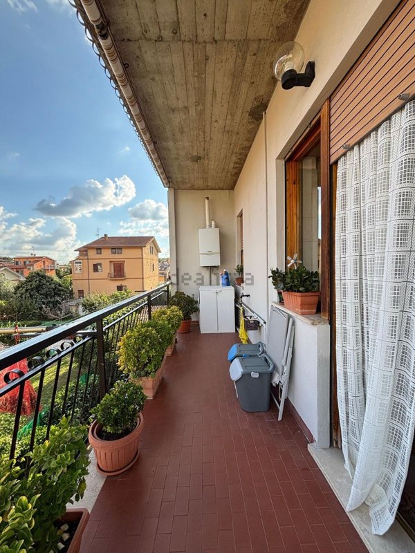 appartamento in vendita a Roma in zona Giardini di Corcolle