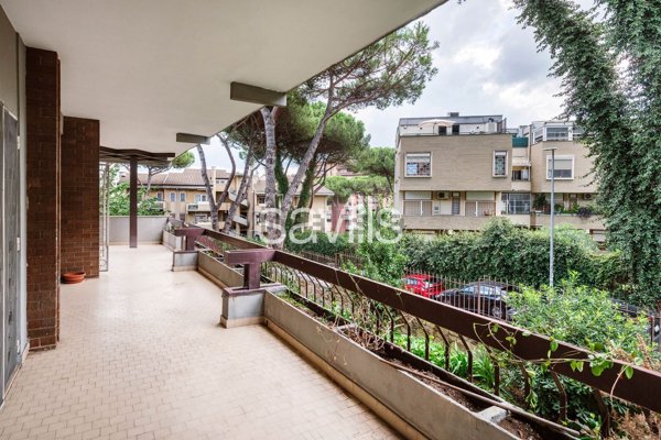 appartamento in vendita a Roma in zona Mostacciano