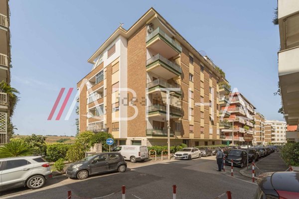 appartamento in vendita a Roma in zona Tor di Quinto