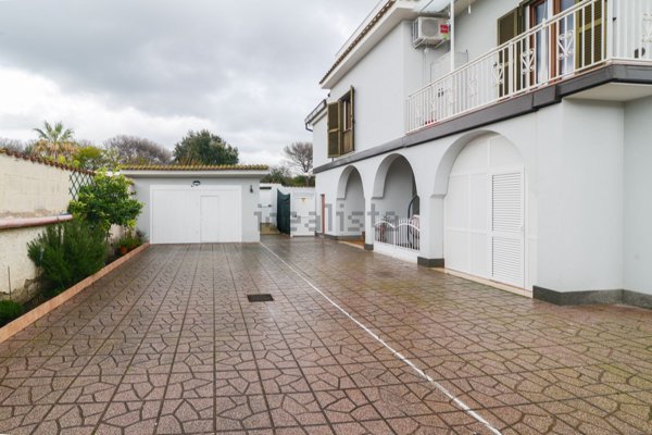 appartamento in vendita a Roma in zona Infernetto