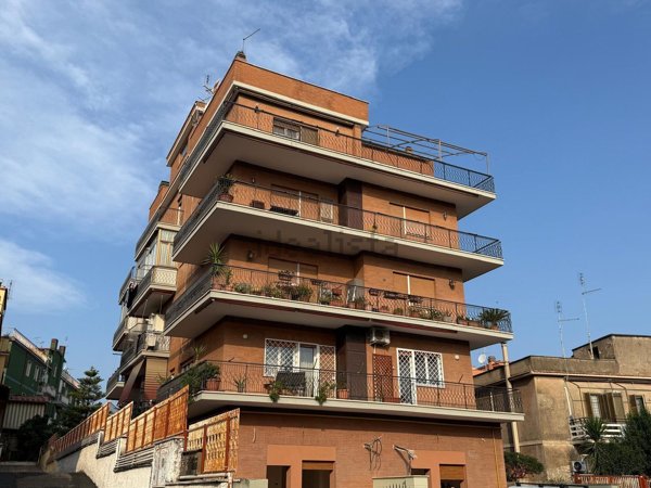 appartamento in vendita a Roma in zona Montespaccato
