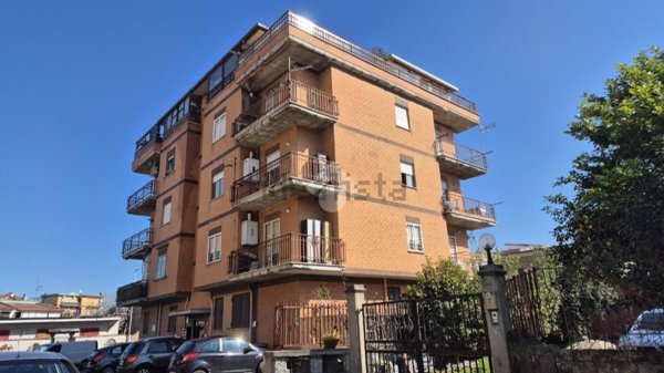 appartamento in vendita a Roma in zona Torre Gaia