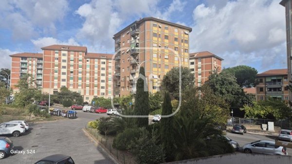 appartamento in vendita a Roma in zona Torre Spaccata